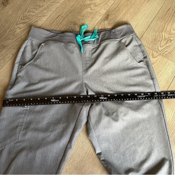 NWOT FIGS Womens Gray Zamora High Waisted Jogger Scrub Pants size L - Picture 12 of 13